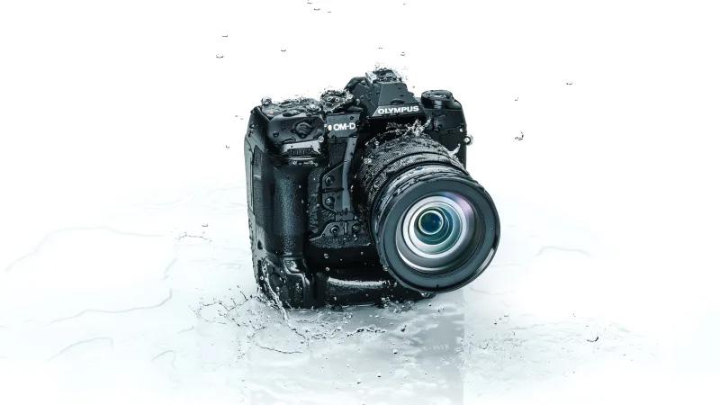 マイクロフォーサーズ道を硬派に歩むオリンパス｢OM-D E-M1X｣を堂々投入