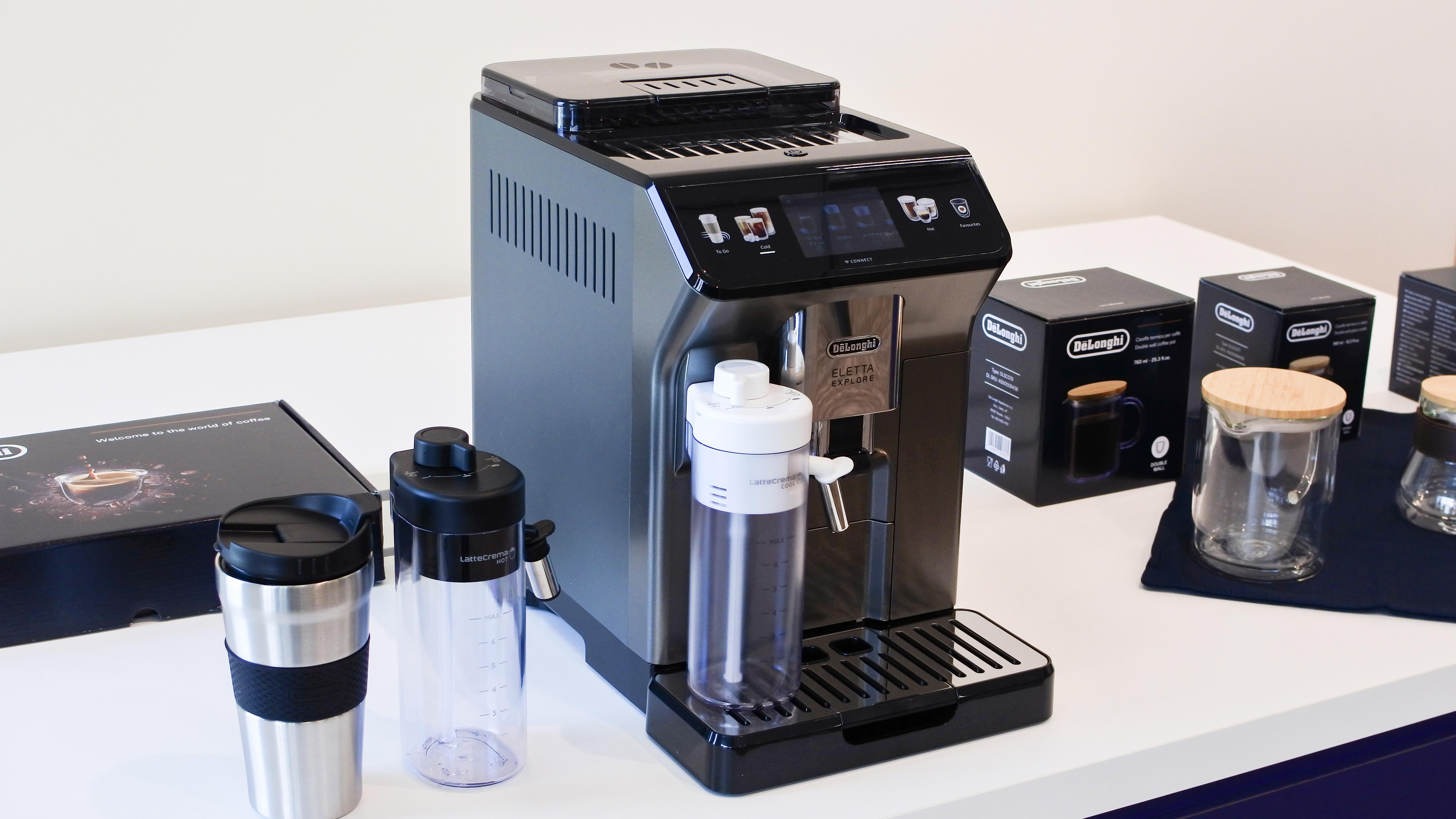 タッチパネルで簡単操作。わずか5分で水出しコーヒーが作れる全自動