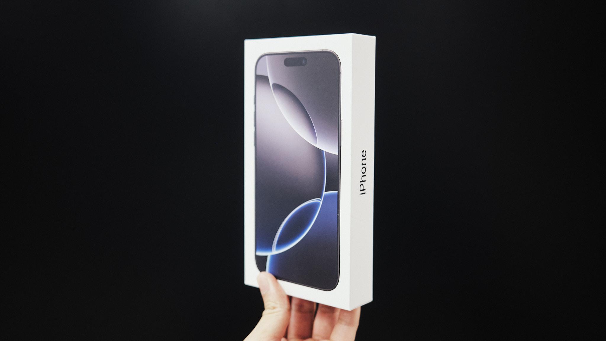 開封】iPhone 16 Pro Maxアンボックス。何も入ってませんけど