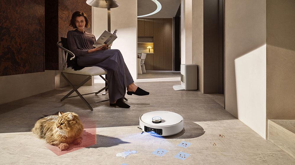 これが進化だ！ このロボット掃除機には腕がある、足がある、頭もある