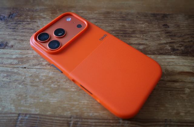 iPhone 17 Proがさらにジューシーになる。Beatsのシエラオレンジケース