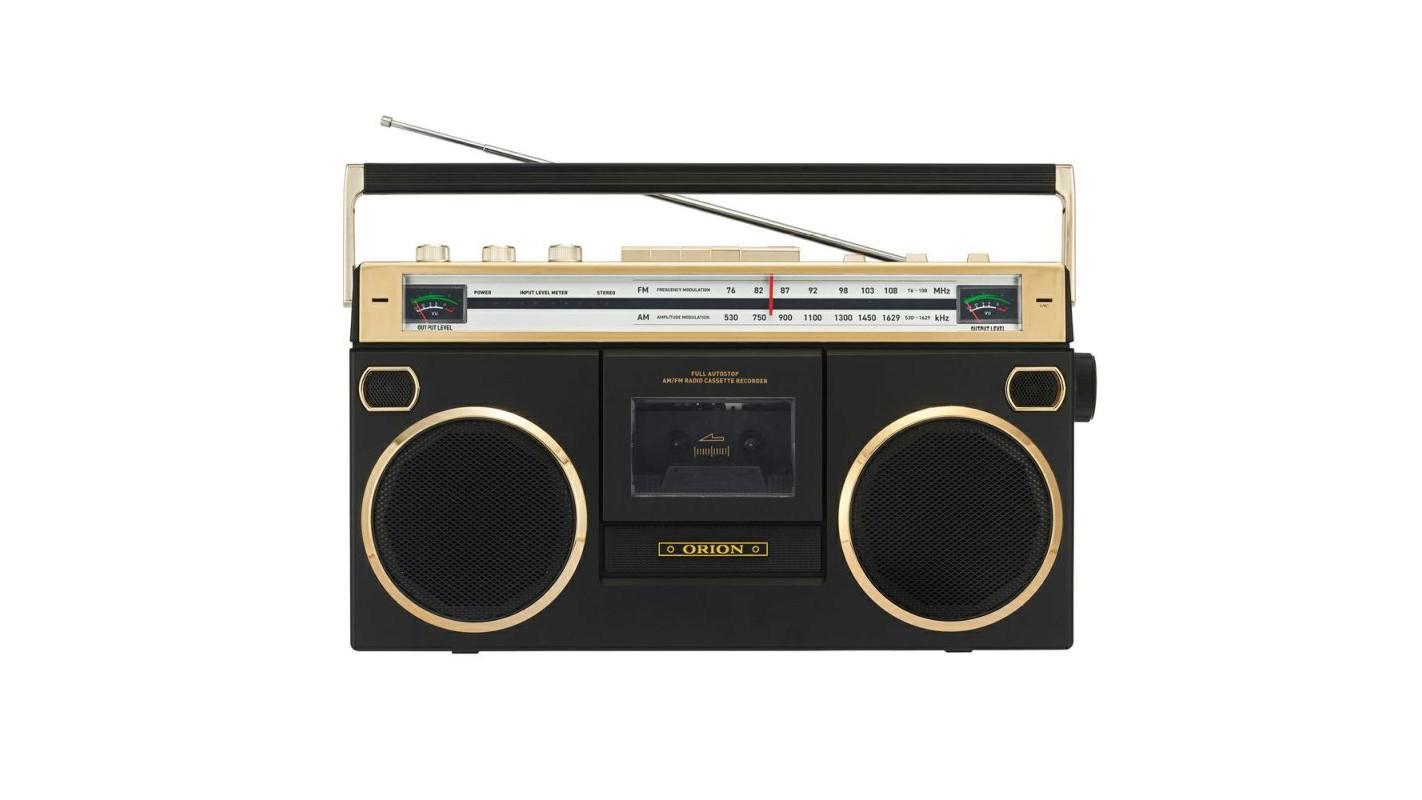 懐かしいデザインでBluetooth対応の令和版ラジカセ | ギズモード・ジャパン