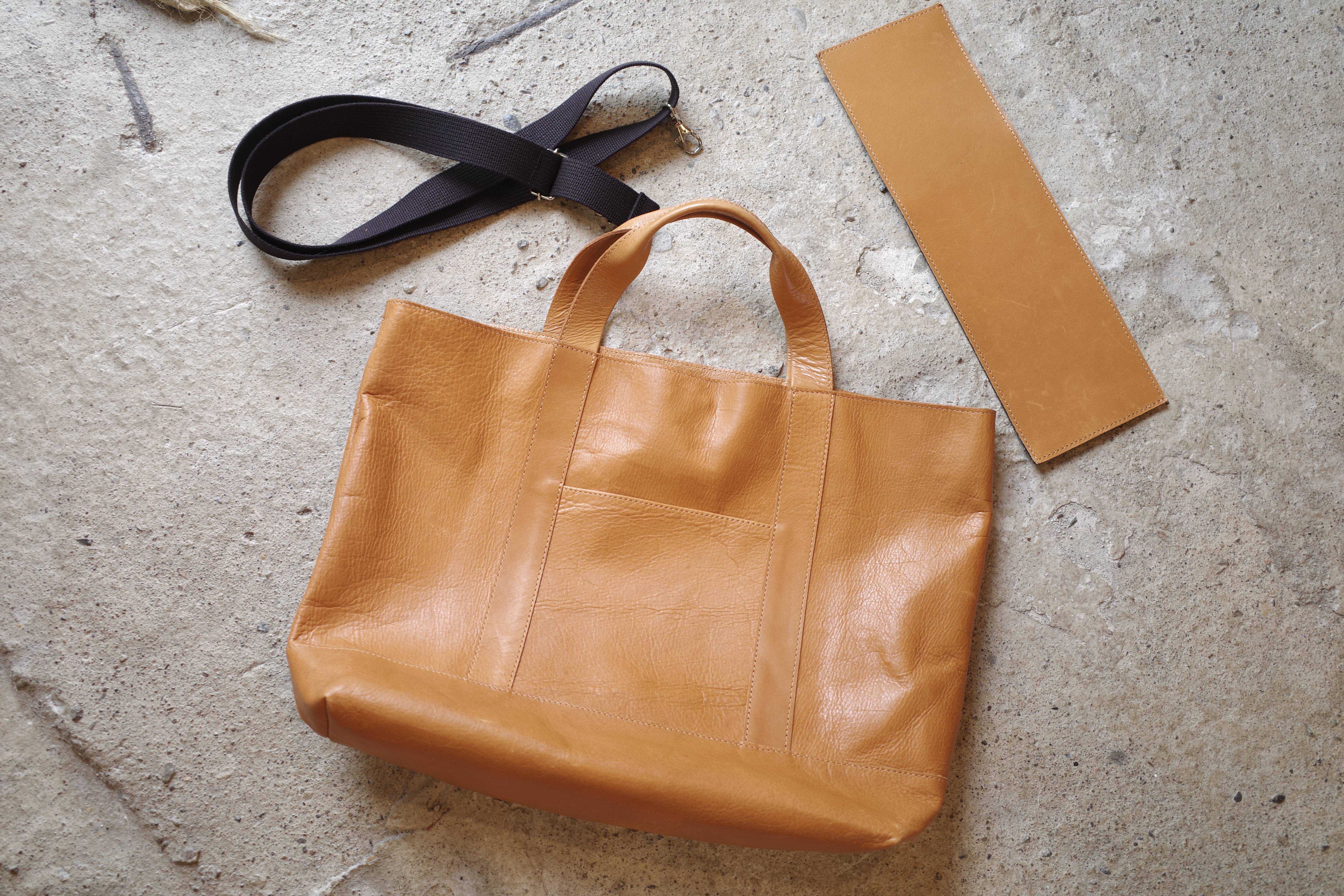 軽量かつ3WAY、なのにリーズナブル！この本革トートは毎日使える