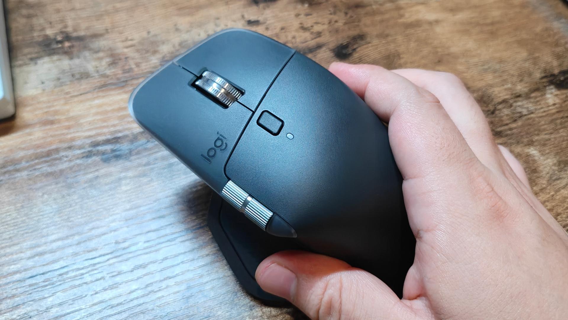 ロジクールの2万円超えマウス「MX MASTER 4」レビュー：6年使ったMX