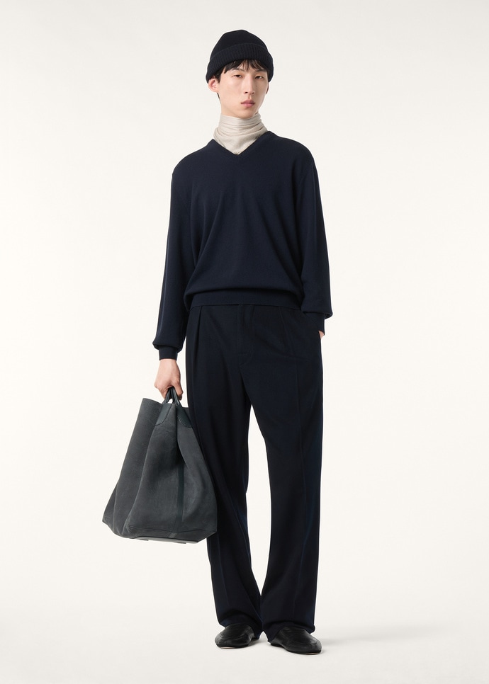 クラシック・Vネック ベビーカシミヤ ネイビーブルー | セーター ロロ