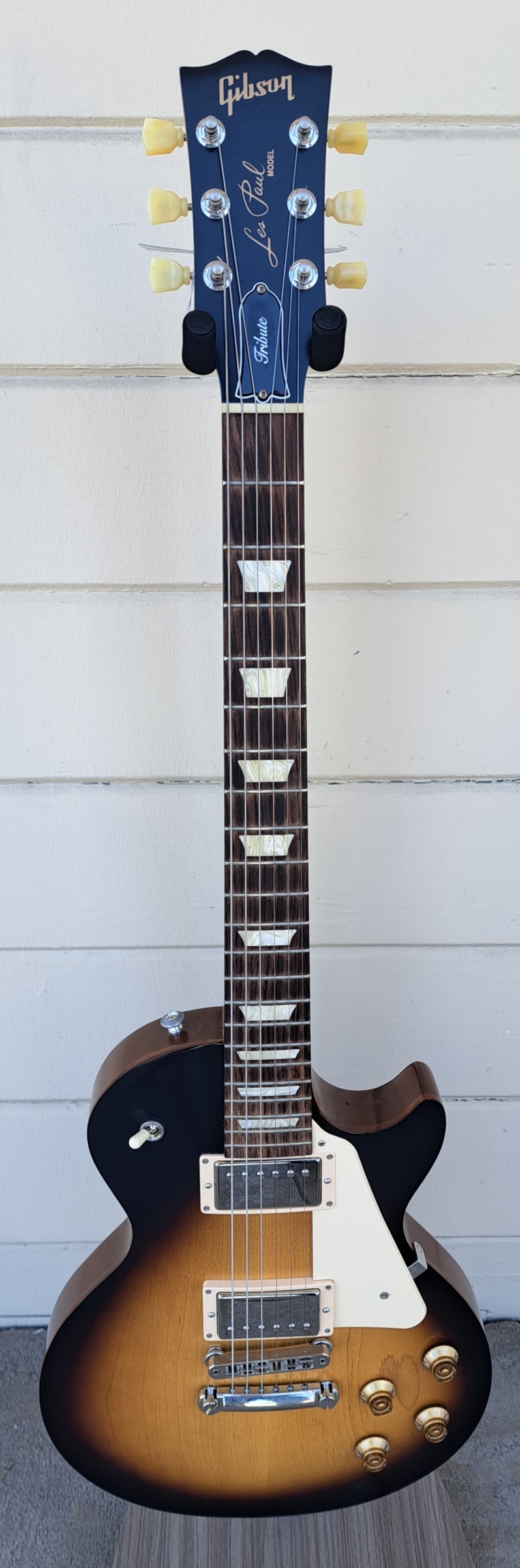 GIBSON 2021 LES PAUL TRIBUTE ELECTRIC GUITAR SATIN TOBACCO FINISH