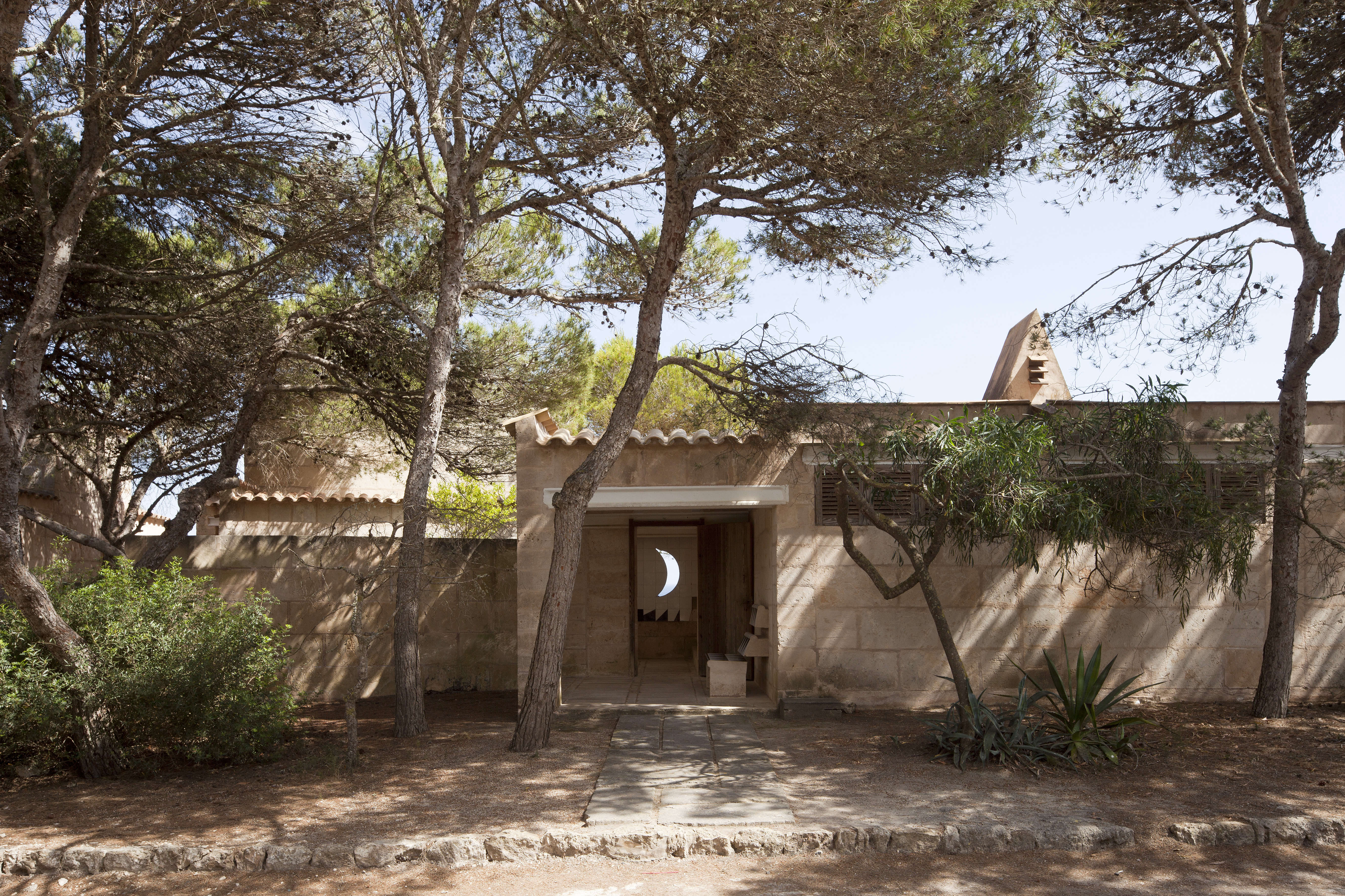 An Architect's Indoor/Outdoor Dreamscape in Mallorca, Spain