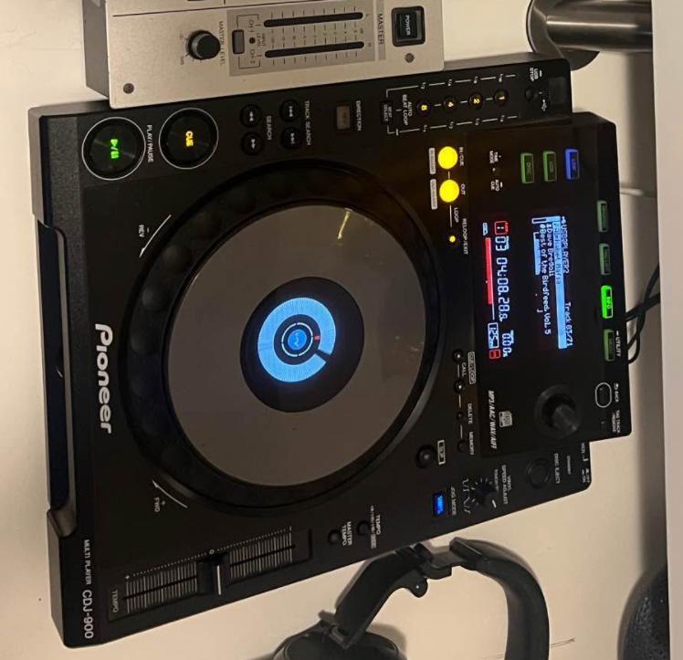 Used Pioneer DJ CDJ-900 - Sweetwater's Gear Exchange