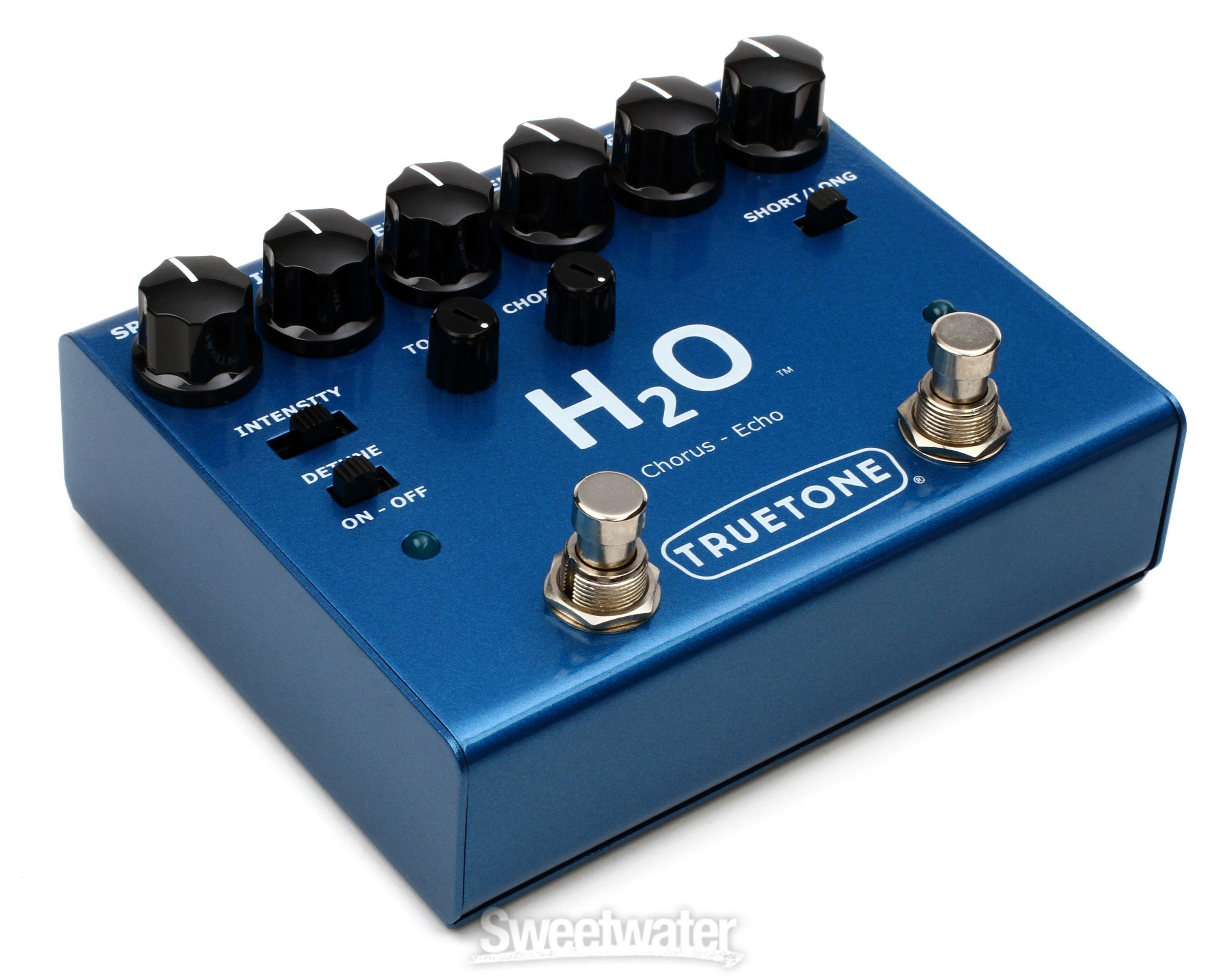 Truetone V3 H20 Chorus and Echo Dual Effect Pedal | Sweetwater