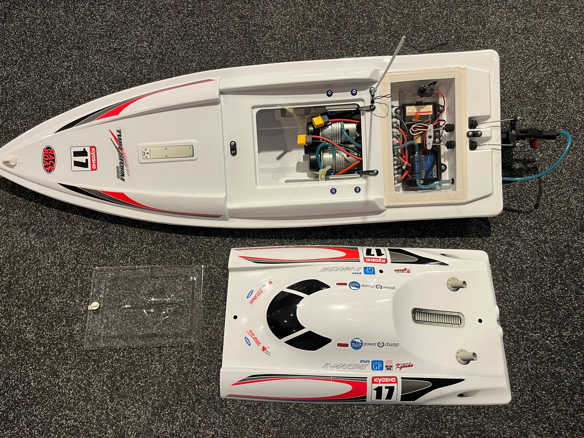 Kyosho Twin Storm 800 boat complete with motor, controller, servo