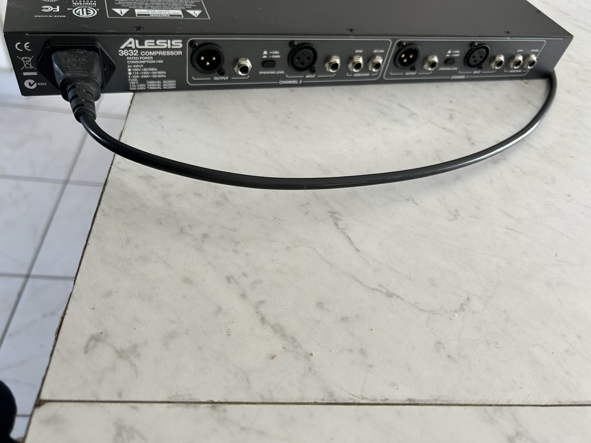 3632 Compressor - Alesis 3632 Compressor - Audiofanzine