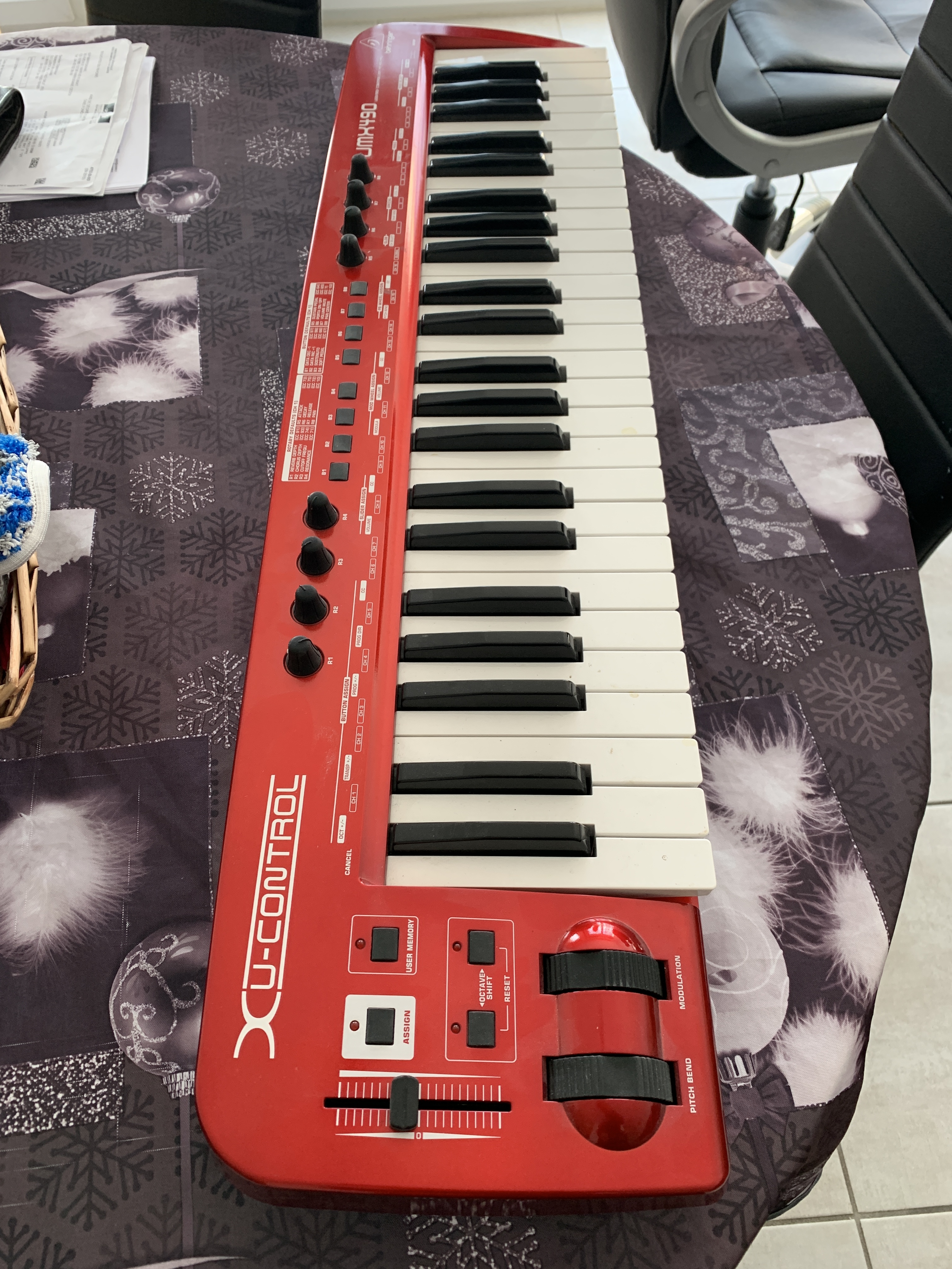 U-Control UMX490 - Behringer U-Control UMX490 - Audiofanzine