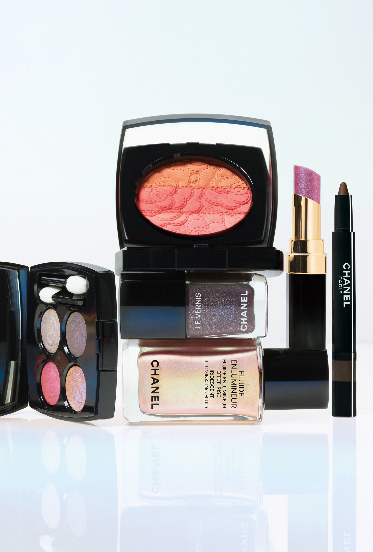 ブライトニング 2025 コレクション〈カメリア フトゥーラ〉 | 【ISETAN