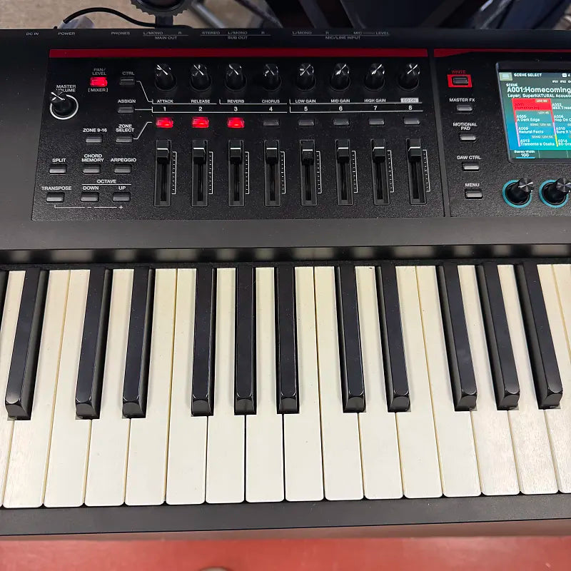 Roland FANTOM-08 88-Key Workstation Keyboard - Black – Metz Music