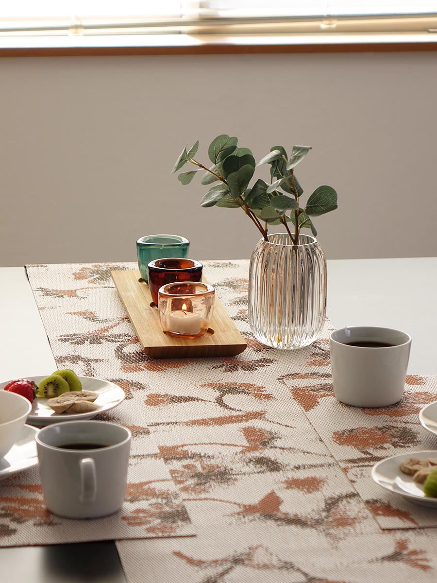 チルウィッチ ランチョンマット ボタニック｜大胆な花・草模様 ピンク