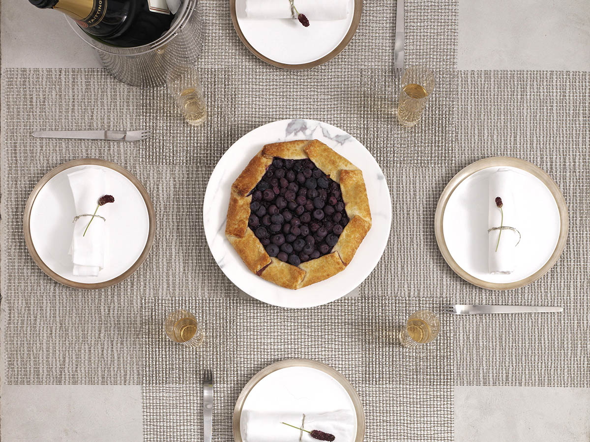 チルウィッチ テーブルランナー カジュアルエレガントなシルバー