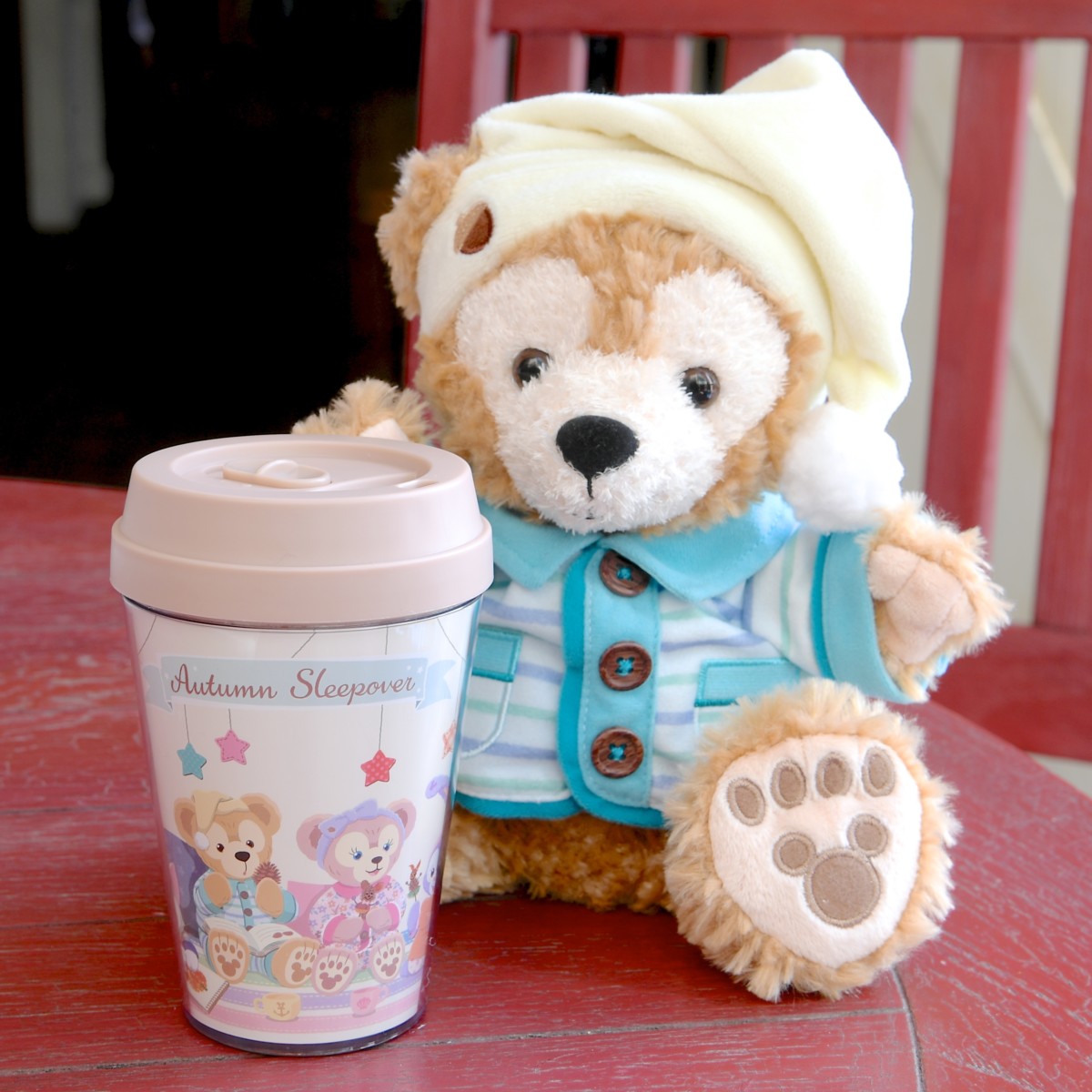 パジャマパーティーを楽しむダッフィーたち！東京ディズニーシー