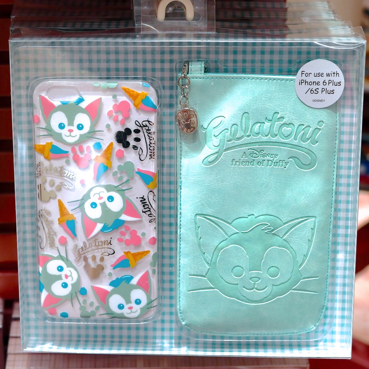 便利でかわいいスリーブ付きも！香港ディズニーランド「ダッフィー