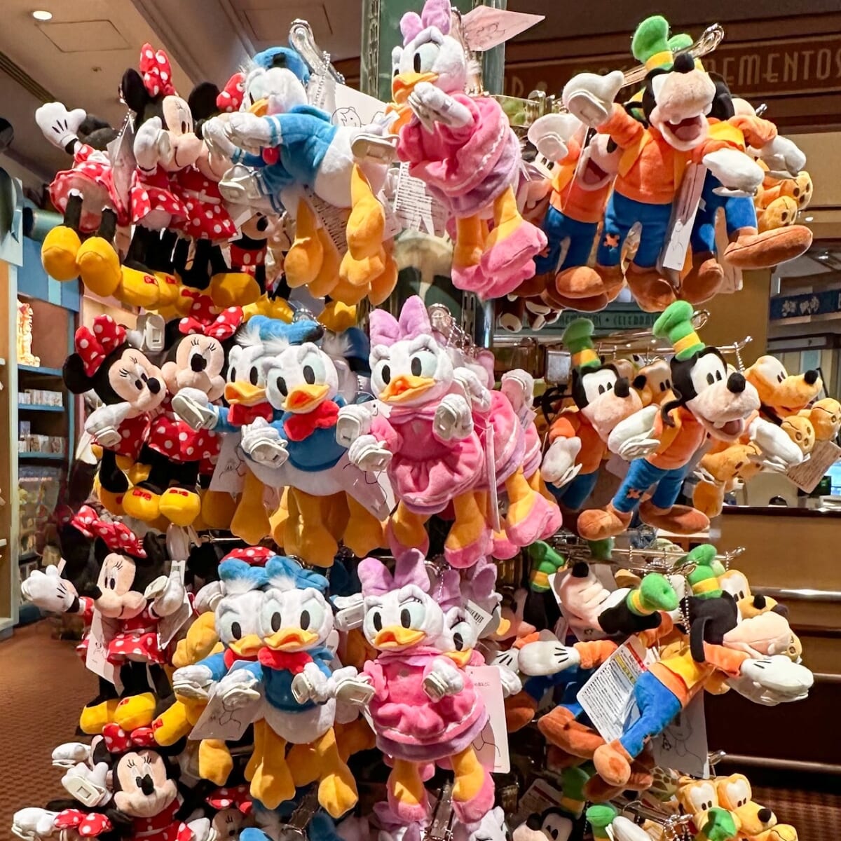 ミッキー＆フレンズ登場！東京ディズニーランド 肩のせぬいぐるみ -