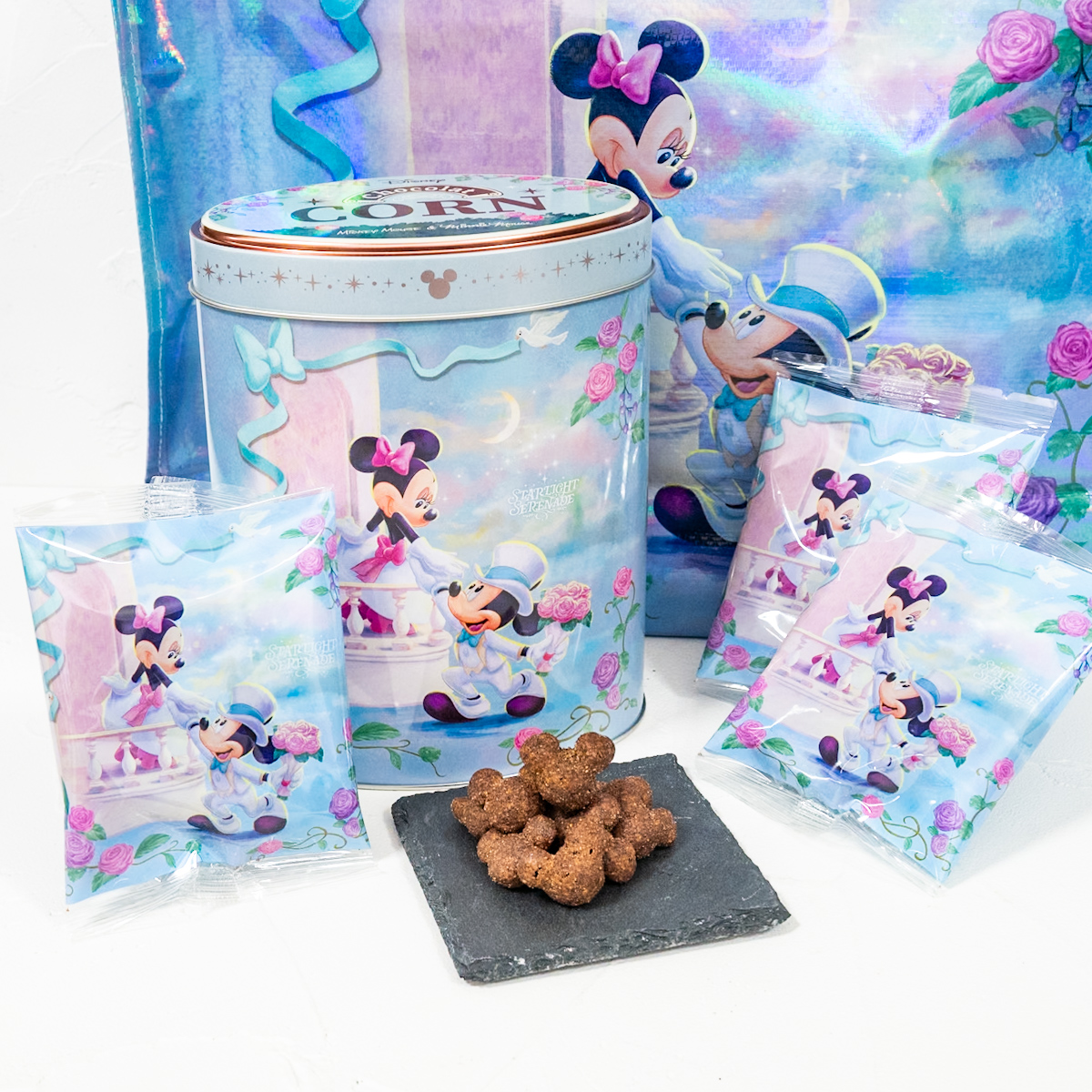 トートバッグ＆ブランケット、ショッピングバッグも！「Disney SWEETS