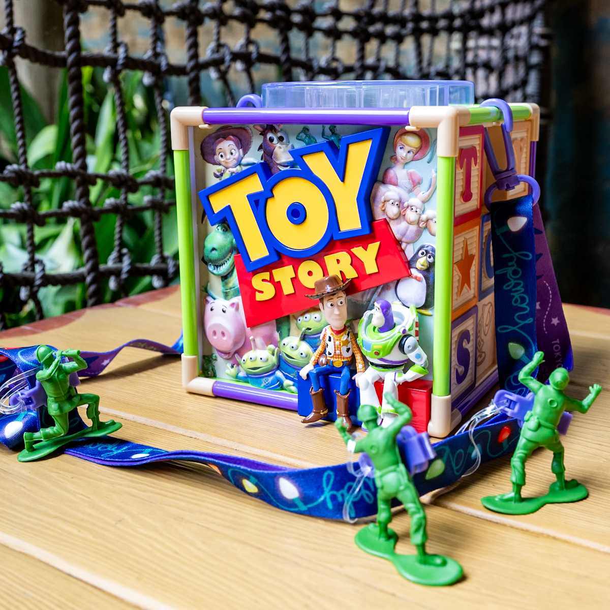 スライドパズルやボール転がしなどゲームも楽しめる！東京ディズニー