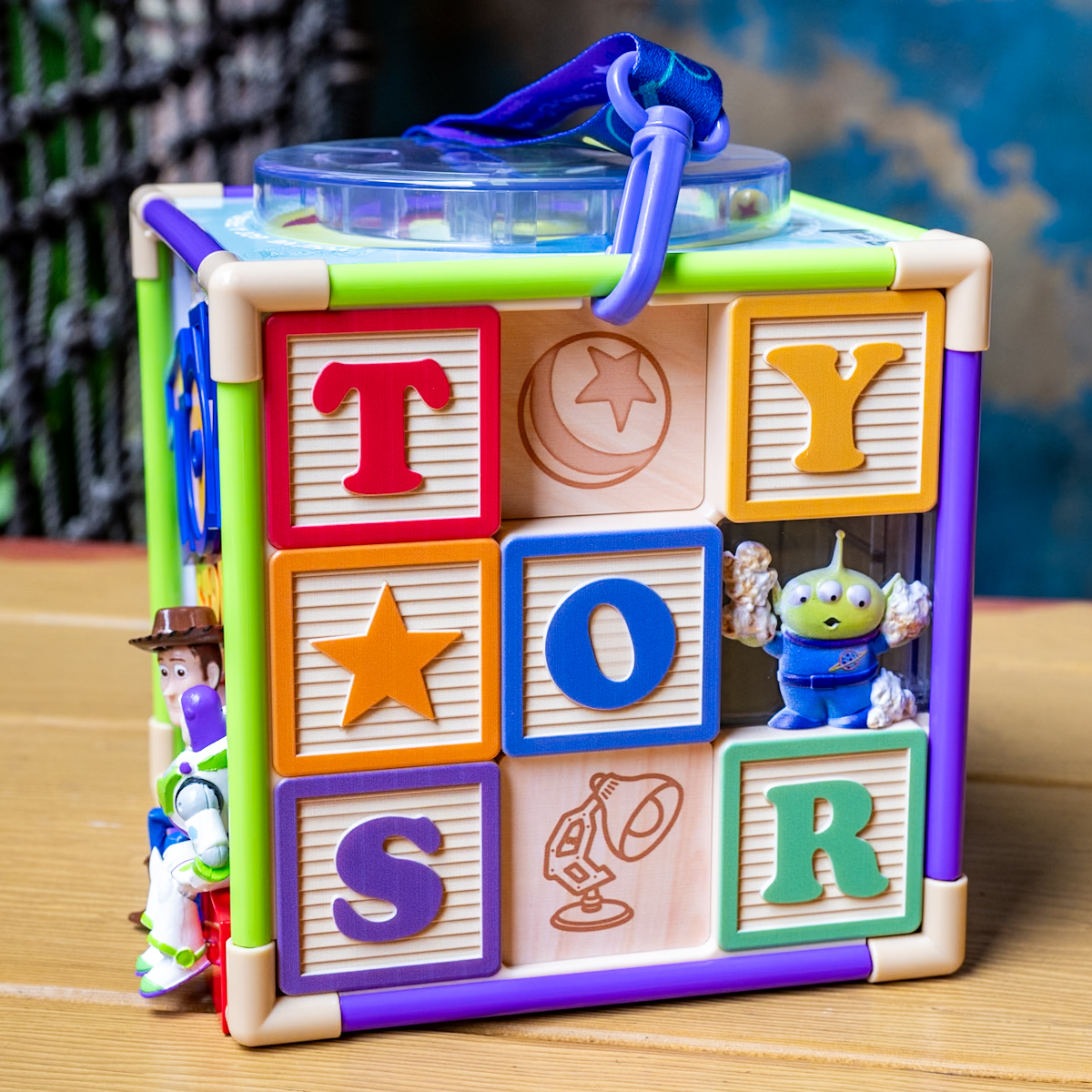 スライドパズルやボール転がしなどゲームも楽しめる！東京ディズニー