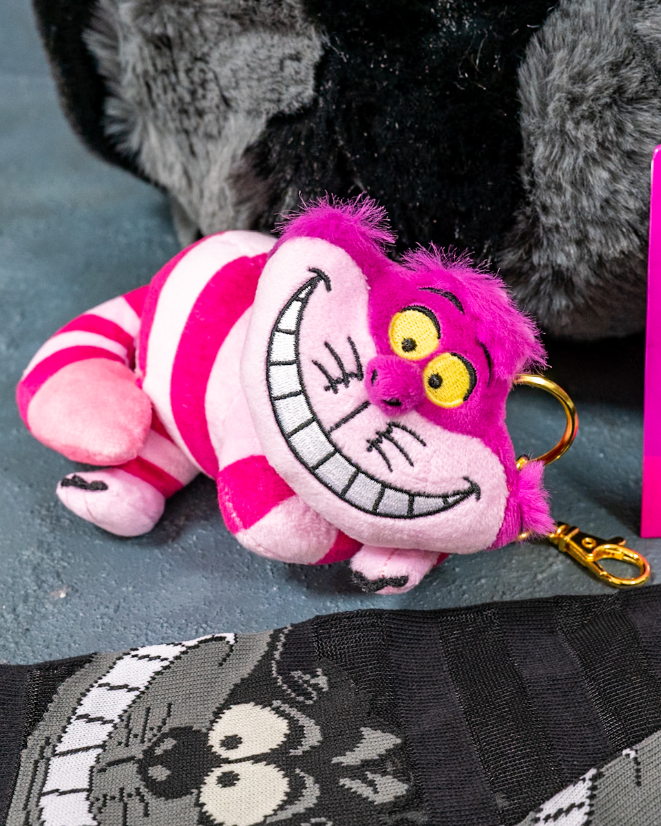 蓄光デザインも！ディズニーストア『ふしぎの国のアリス』2025チェシャ