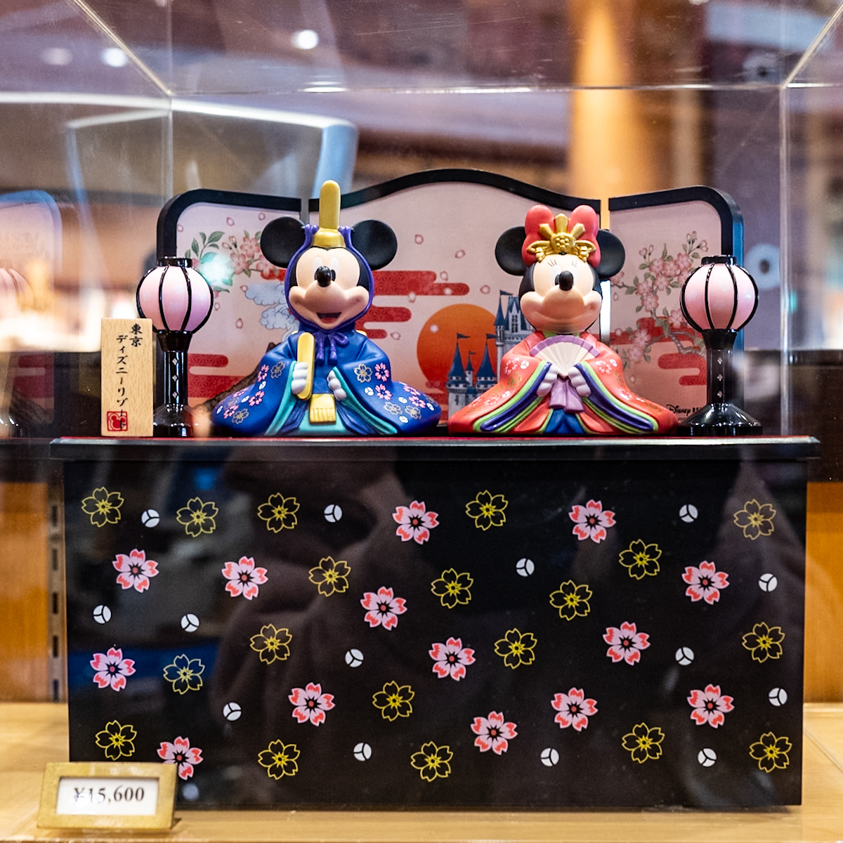 お内裏様、お雛様に扮したミッキーとミニー！東京ディズニーリゾート