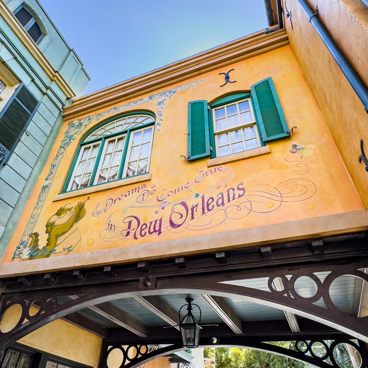 ルイスやレイのアートが登場！東京ディズニーランド／ロイヤル