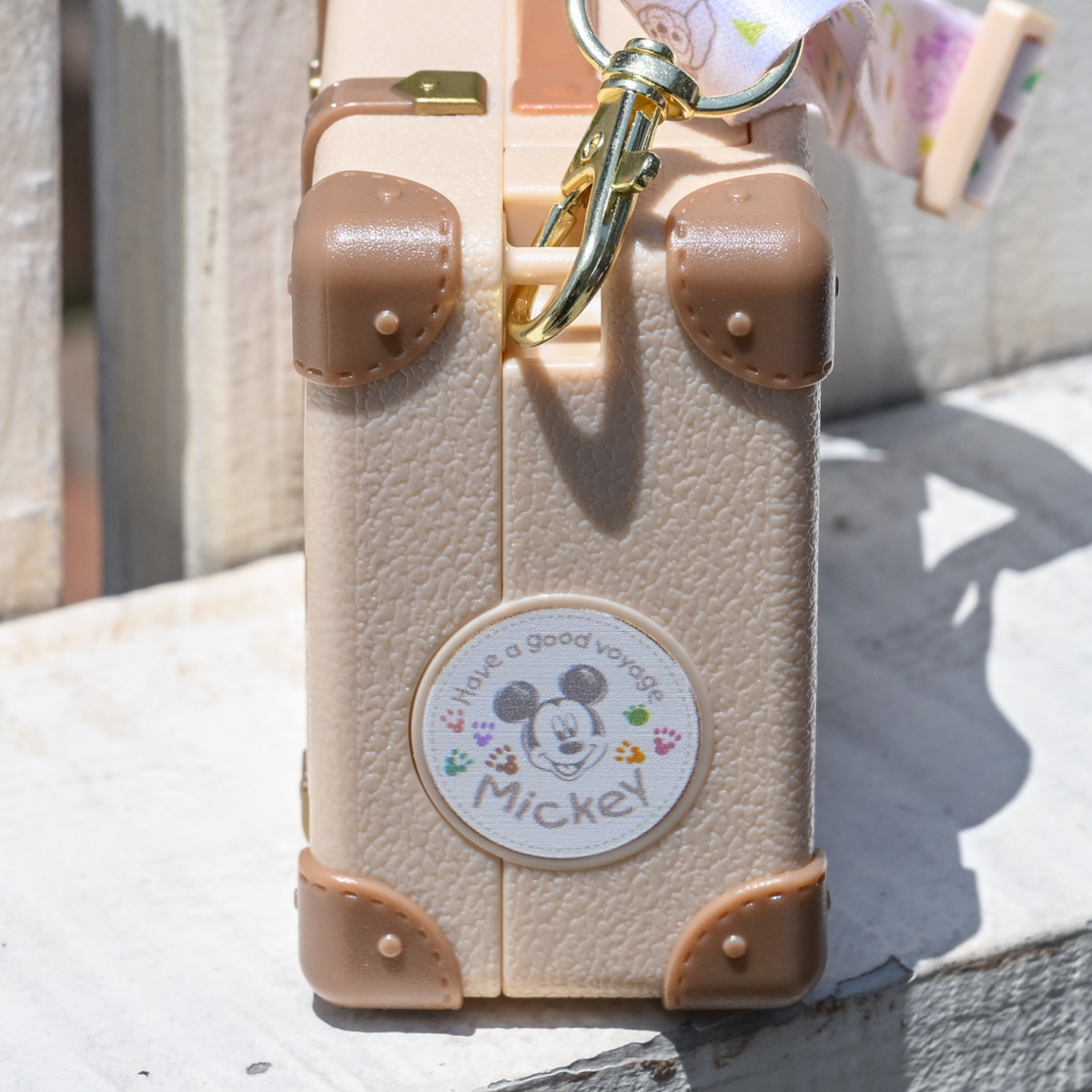 ミッキーマウスのトランクをイメージ！”ダッフィー＆フレンズのフロム