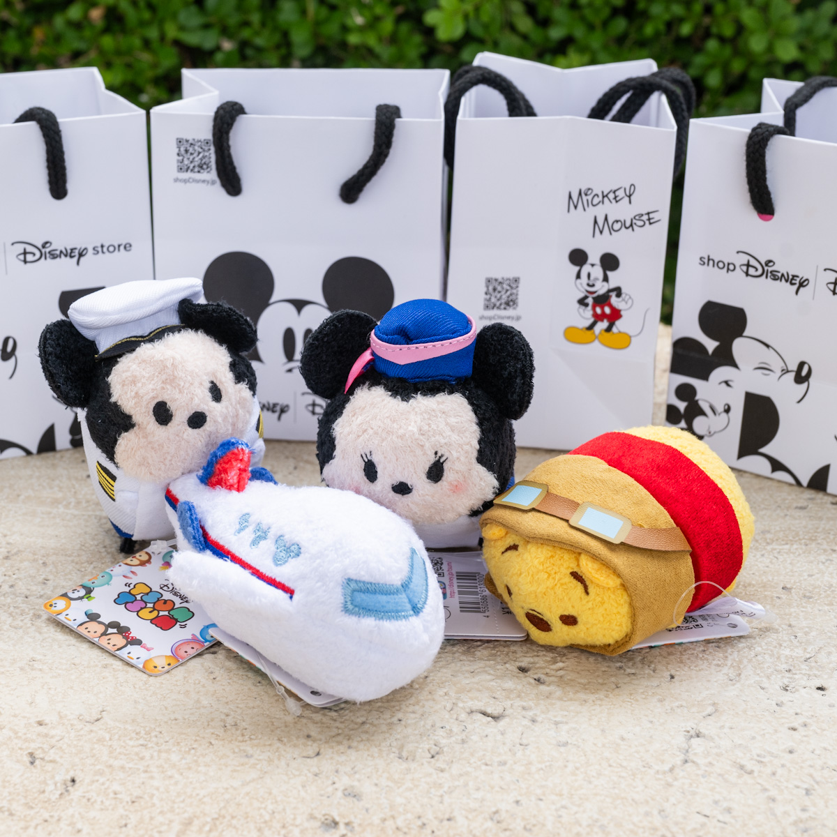 パイロットや飛行機など空港自動販売機限定！ディズニーストア