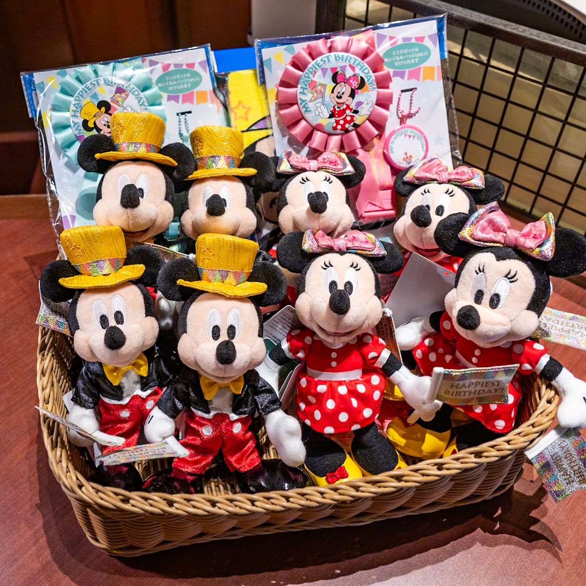 ぬいぐるみバッジに付けられるミニロゼットも登場！東京