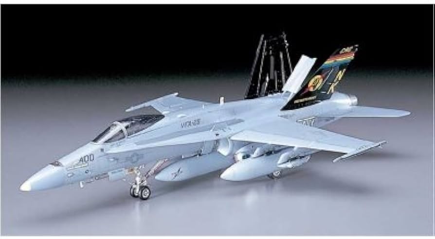 Amazon | ハセガワ 1/48 F-18C ホーネット #P26 | プラモデル 通販
