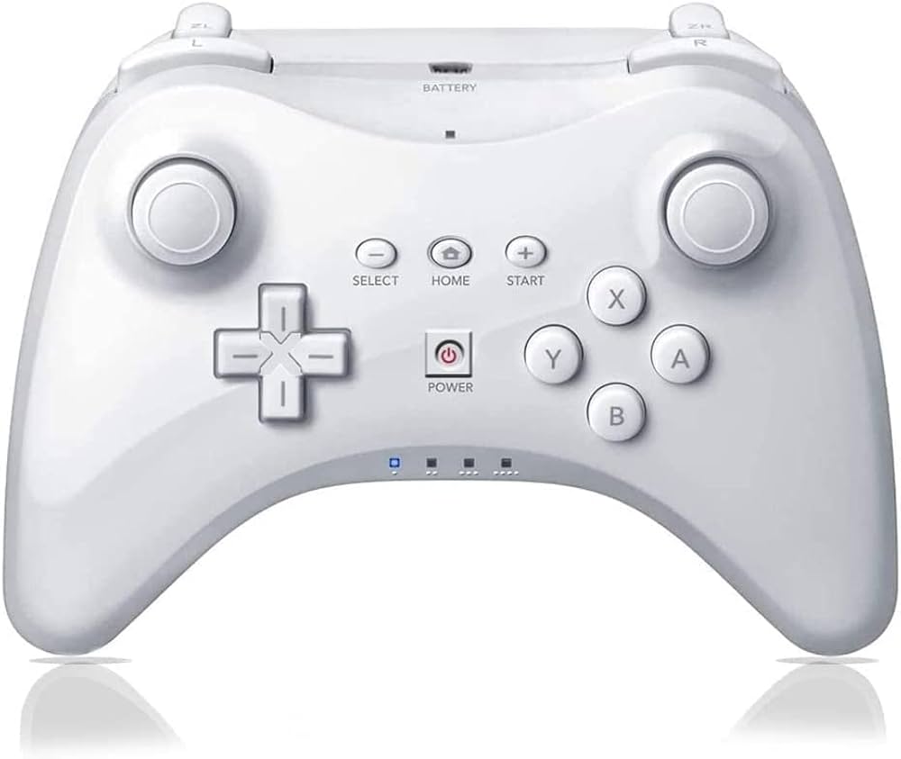 WiiU 本体。コントローラー3つ付き。16GBUSBメモリー付き。 WiiU 本体