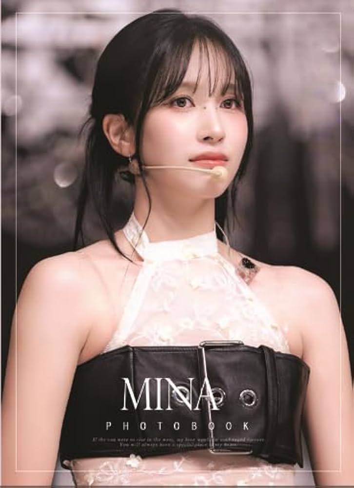 Amazon.co.jp: ミナ TWICE トゥワイス グッズ 写真集 Premium Photo