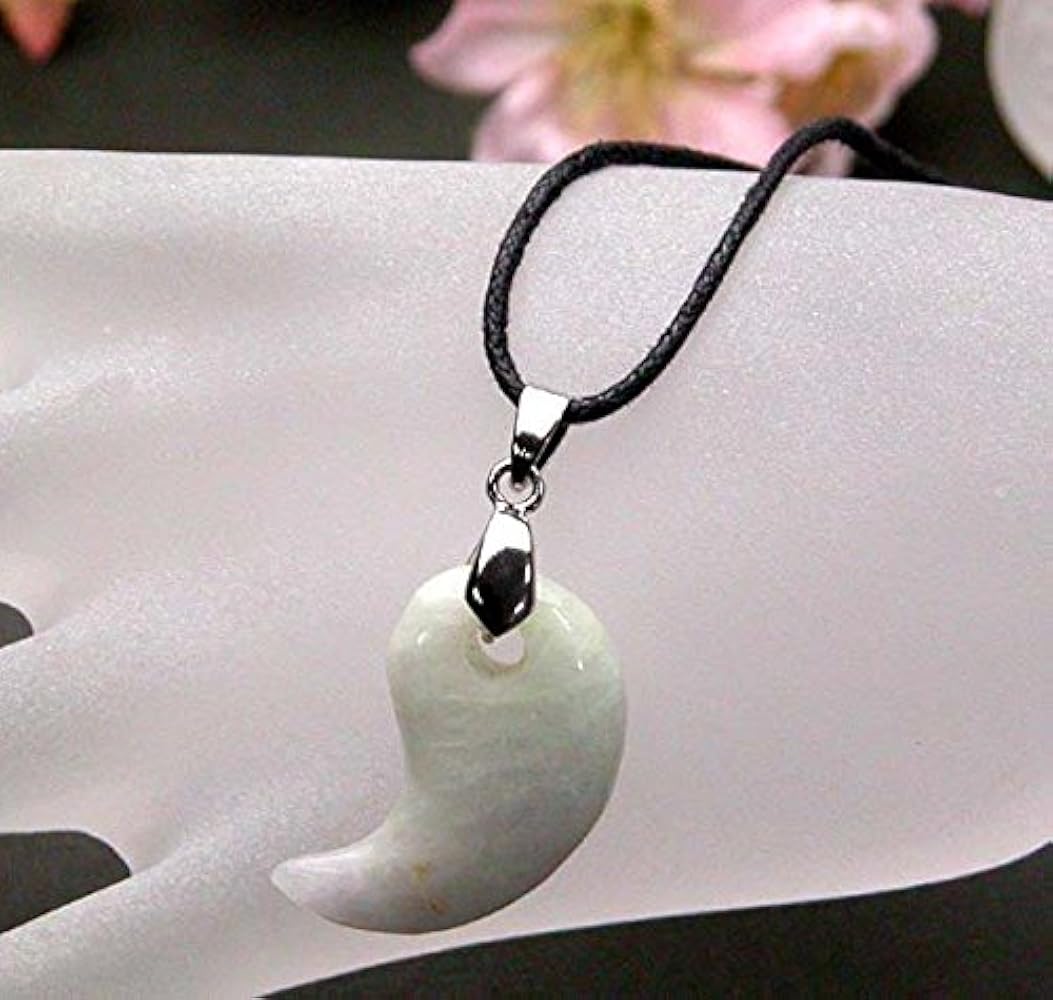 Amazon | ノーブランド品 翡翠 勾玉・ペンダント Lサイズ シルバーー