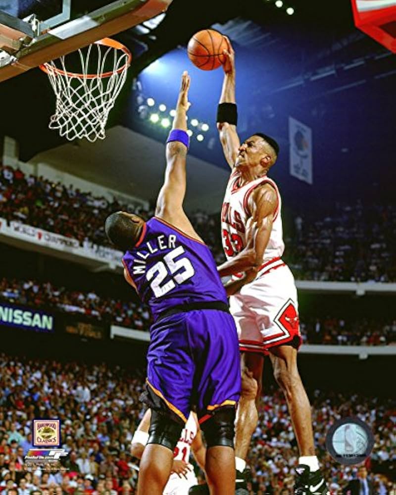 Amazon.co.jp: スコッティ・ピッペンシカゴブルズNBAアクション写真