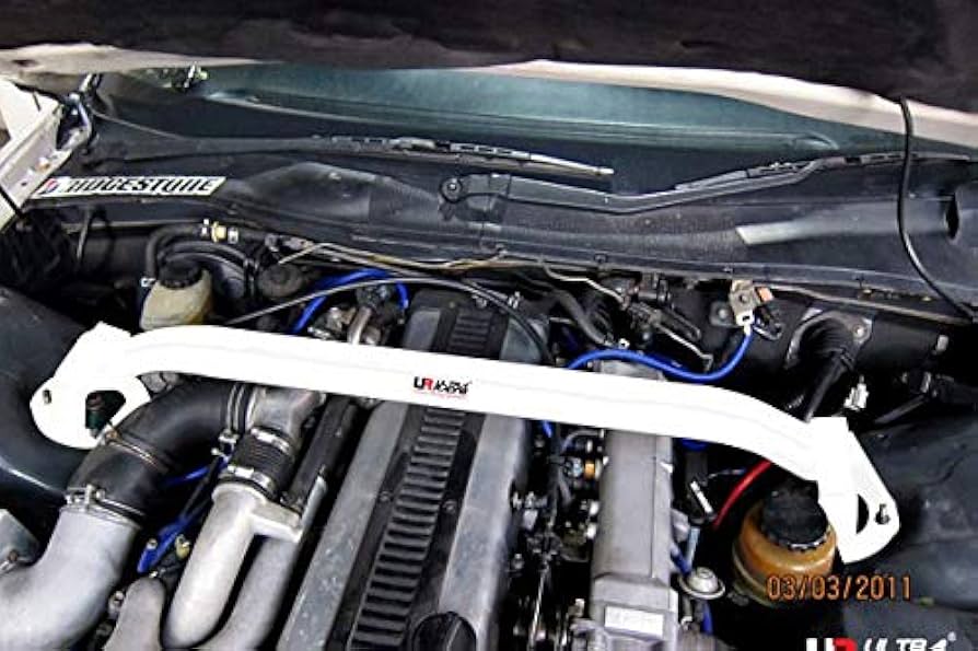 Amazon | Ultra Racing(ウルトラレーシング) フロントタワーバー