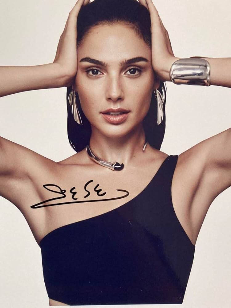 Amazon.co.jp: ガル ガドット直筆サイン入り写真…ワイルド スピード