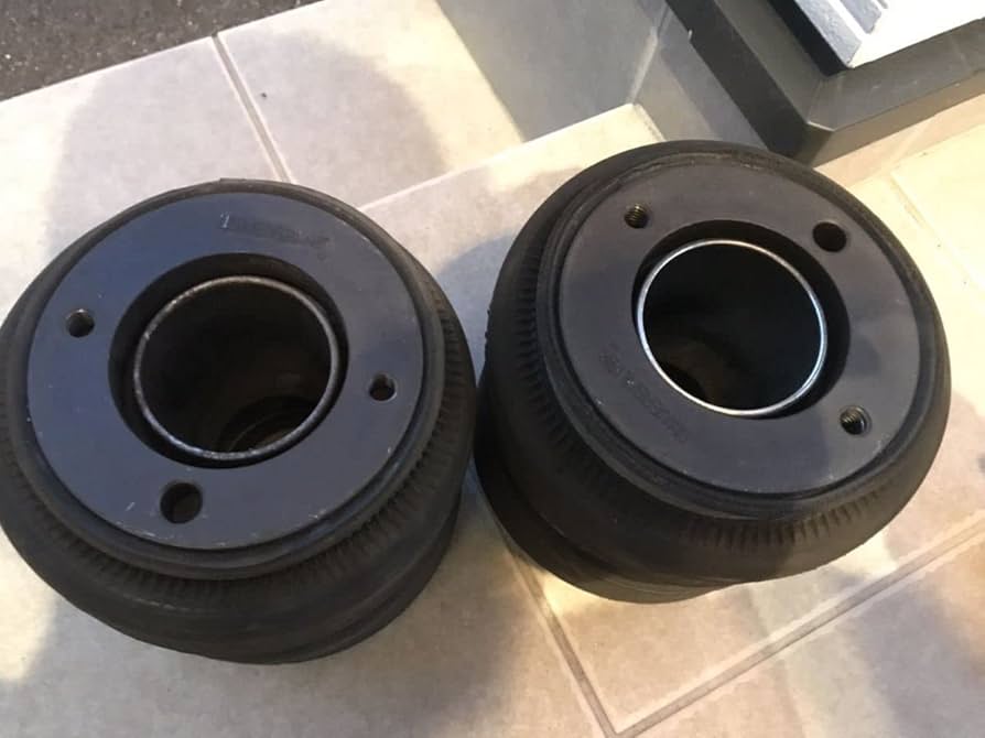 Amazon.co.jp: ユニバーサルエア エアサス エアバッグ 121801 : おもちゃ