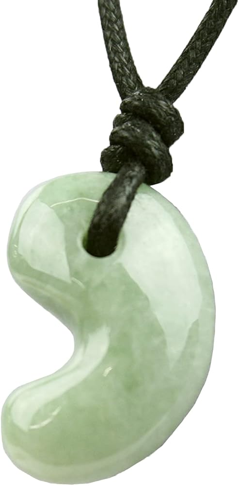 Amazon.co.jp: [野津めのう店] 古代勾玉（まがたま）ペンダント ヒスイ