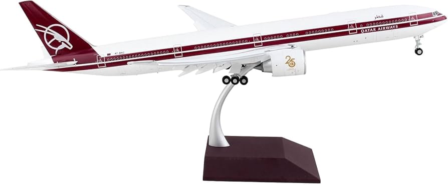 Amazon.com: GeminiJets G2QTR1145F Qatar Airways Boeing 777-300ER