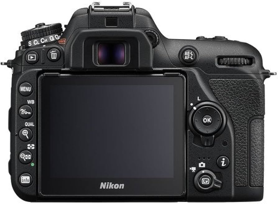 Amazon.com : Nikon D7500 20.9MP DSLR Camera with AF-S DX NIKKOR 18