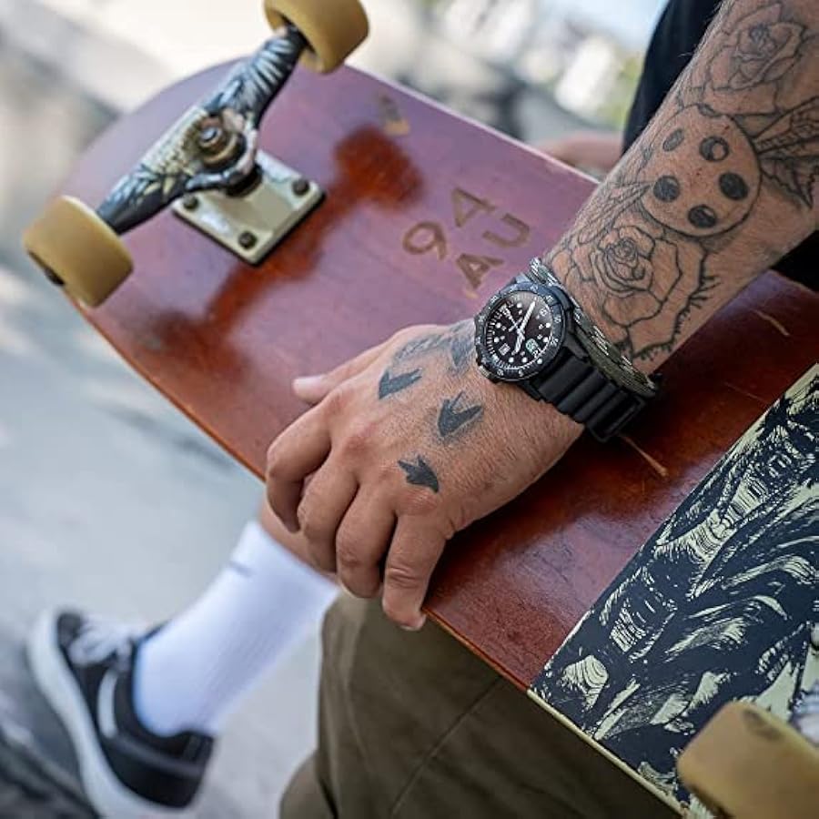 Amazon.co.jp: ルミノックス LUMINOX 腕時計 Sea Bass Carbonox