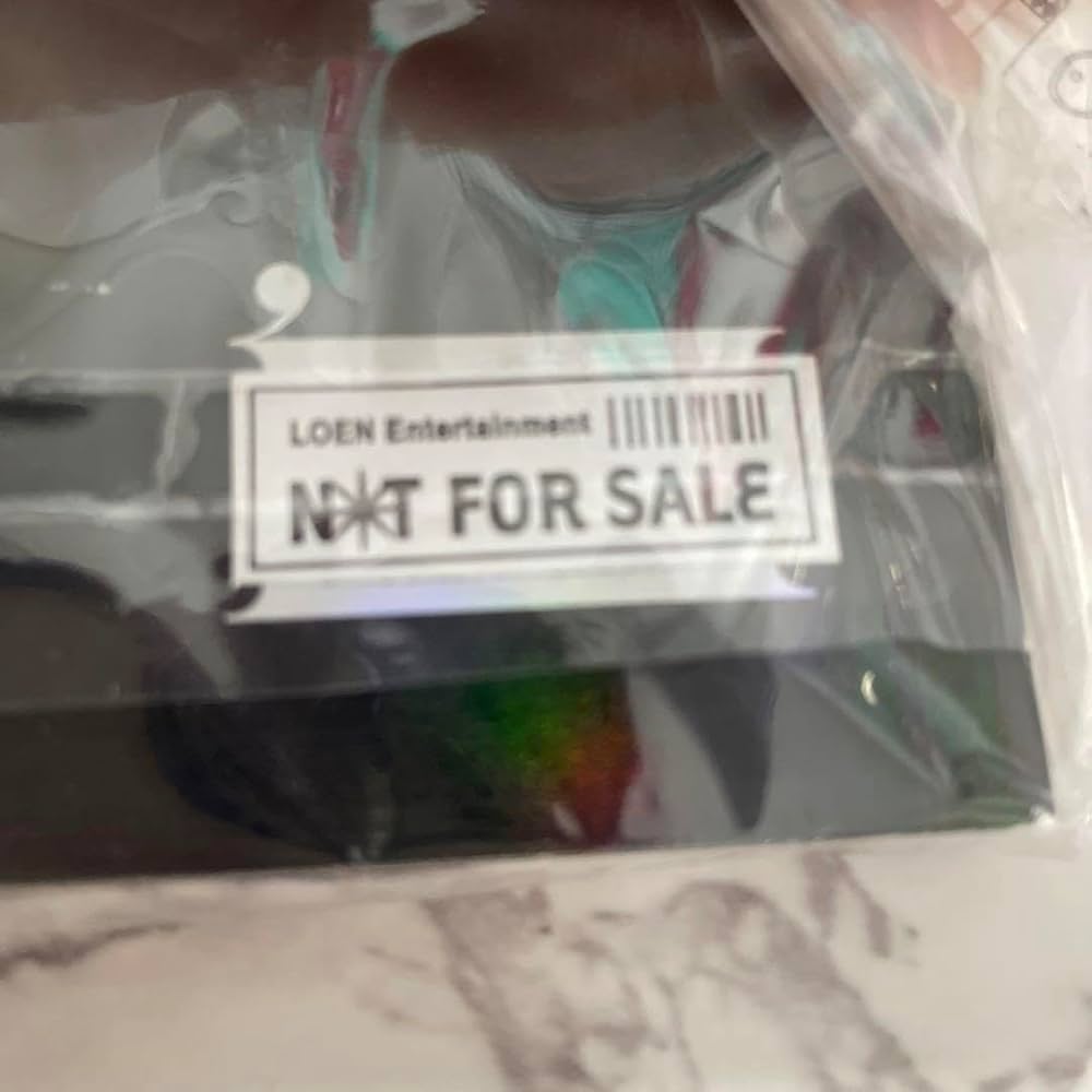 Amazon.co.jp: IVE 直筆サイン入りアルバム ELEVEN : ホビー