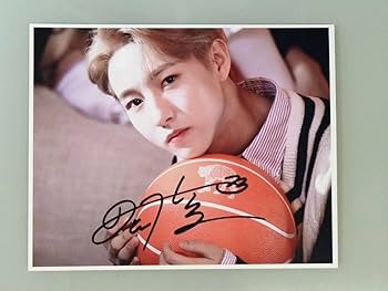 Amazon.co.jp: ロンジュン直筆サイン入り超大型写真…Renjun…NCT