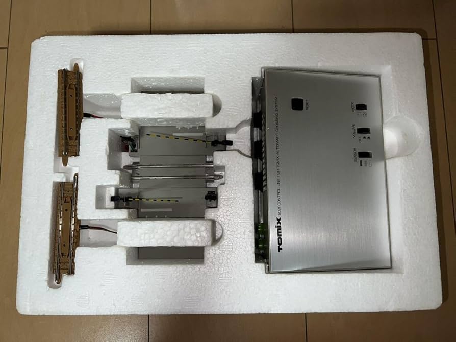 Amazon.co.jp: TOMIX Nゲージ 鉄道模型 5031 自動踏切セット（単線用