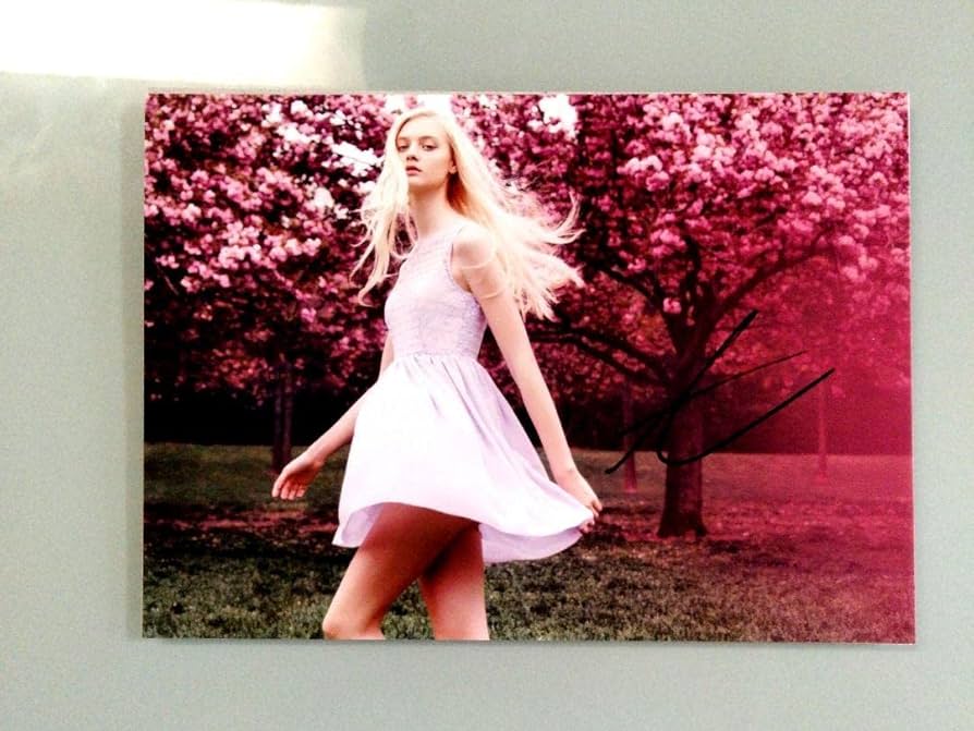 Amazon.co.jp: ナスティアクサキナ直筆サイン入り2Lサイズ写真ロシア美