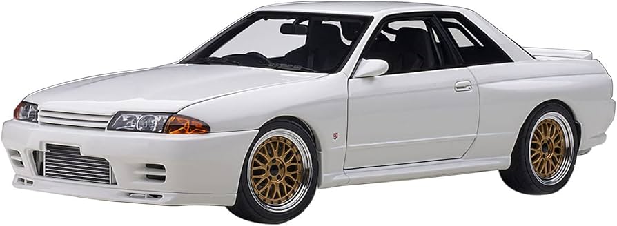 Amazon.co.jp: AUTOart 77412 1/18 Nissan Skyline GT-R (R32) 