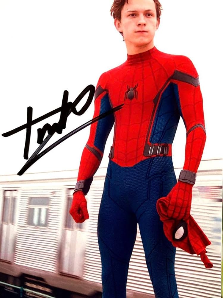 Amazon.co.jp: トム・ホランド直筆サイン入り2Lサイズ写真…Tom Holland